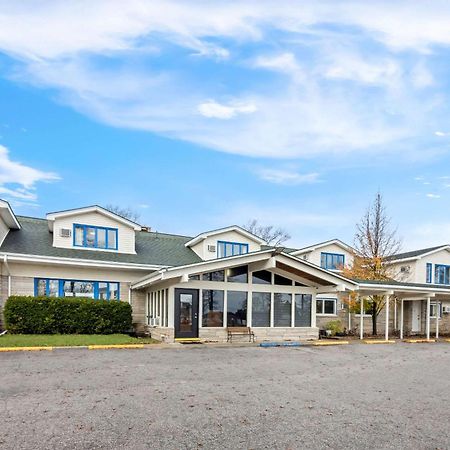 Camp Inn Lodge Oscoda Exterior foto
